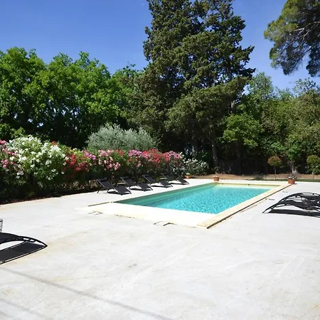 4 Bedroom In S,quentin-la-poterie Holiday home Saint-Quentin-la-Poterie