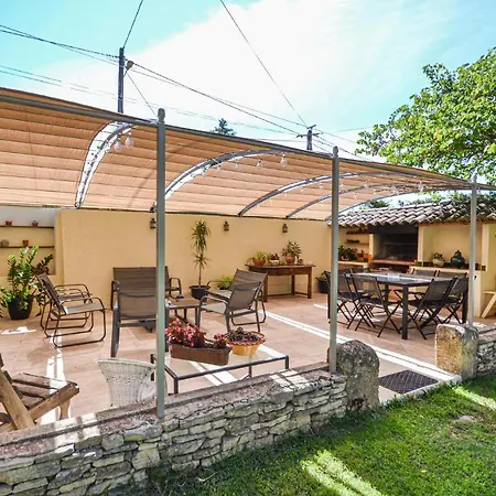 Holiday home 4 Bedroom In S,quentin-la-poterie *