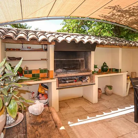 4 Bedroom In S,quentin-la-poterie * Saint-Quentin-la-Poterie