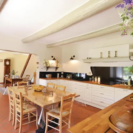 4 Bedroom In S,quentin-la-poterie *