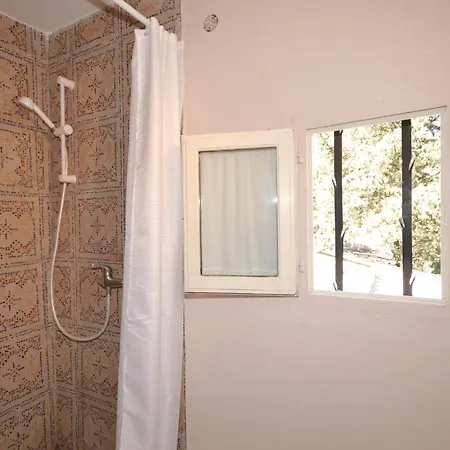 Holiday home 4 Bedroom In S,quentin-la-poterie *