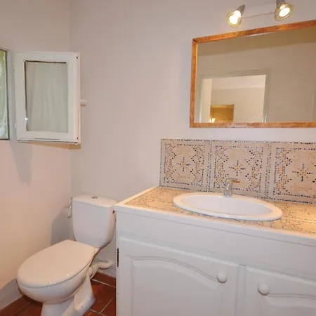 4 Bedroom In S,quentin-la-poterie Holiday home Saint-Quentin-la-Poterie